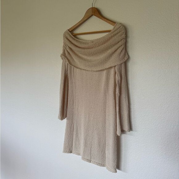 Elegant Off-Shoulder Cream Dress - Picture 2 of 2